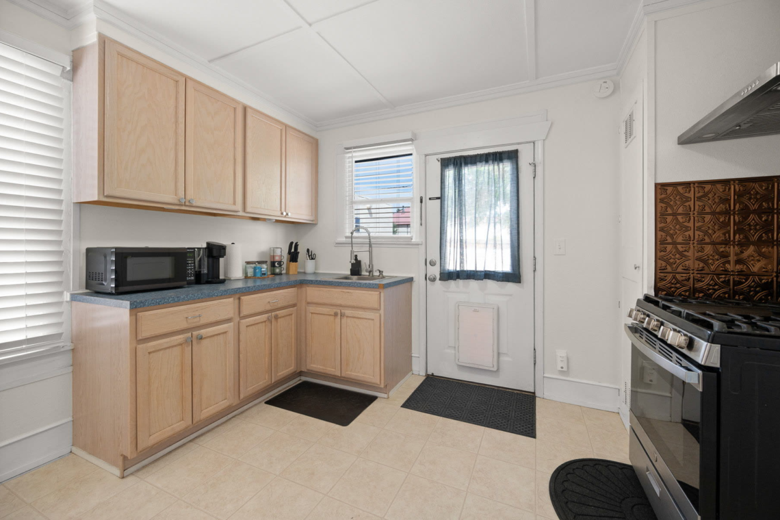 Full kitchen with gas range
